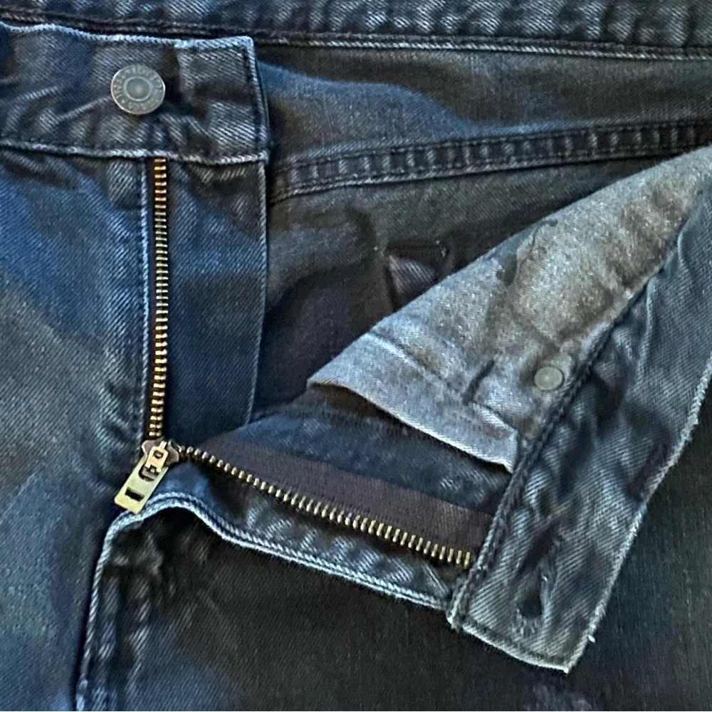 Men’s Levi’s 514 Straight Fit Black Distressed Jeans Size 33 x 32 - Picture 9 of 12